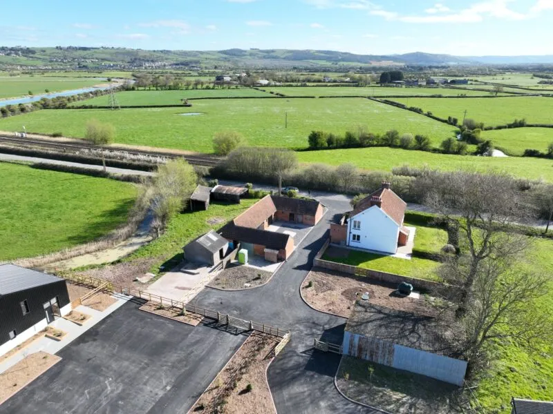 e9b727c4-9ed0-4fd6-a47a-4a850d28babf